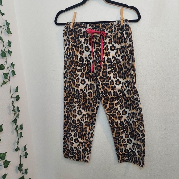 Betsey Johnson Cropped Cheetah 🐆 PJ Pants Small - Picture 1 of 9